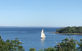 Ledges by The Bay